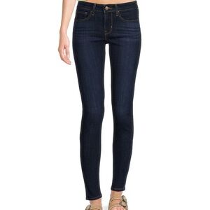 Levi’s 711 Skinny Jean